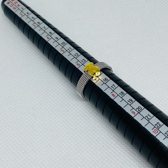 mesh and gold plated ring size 7✨ - Picture 2 of 8